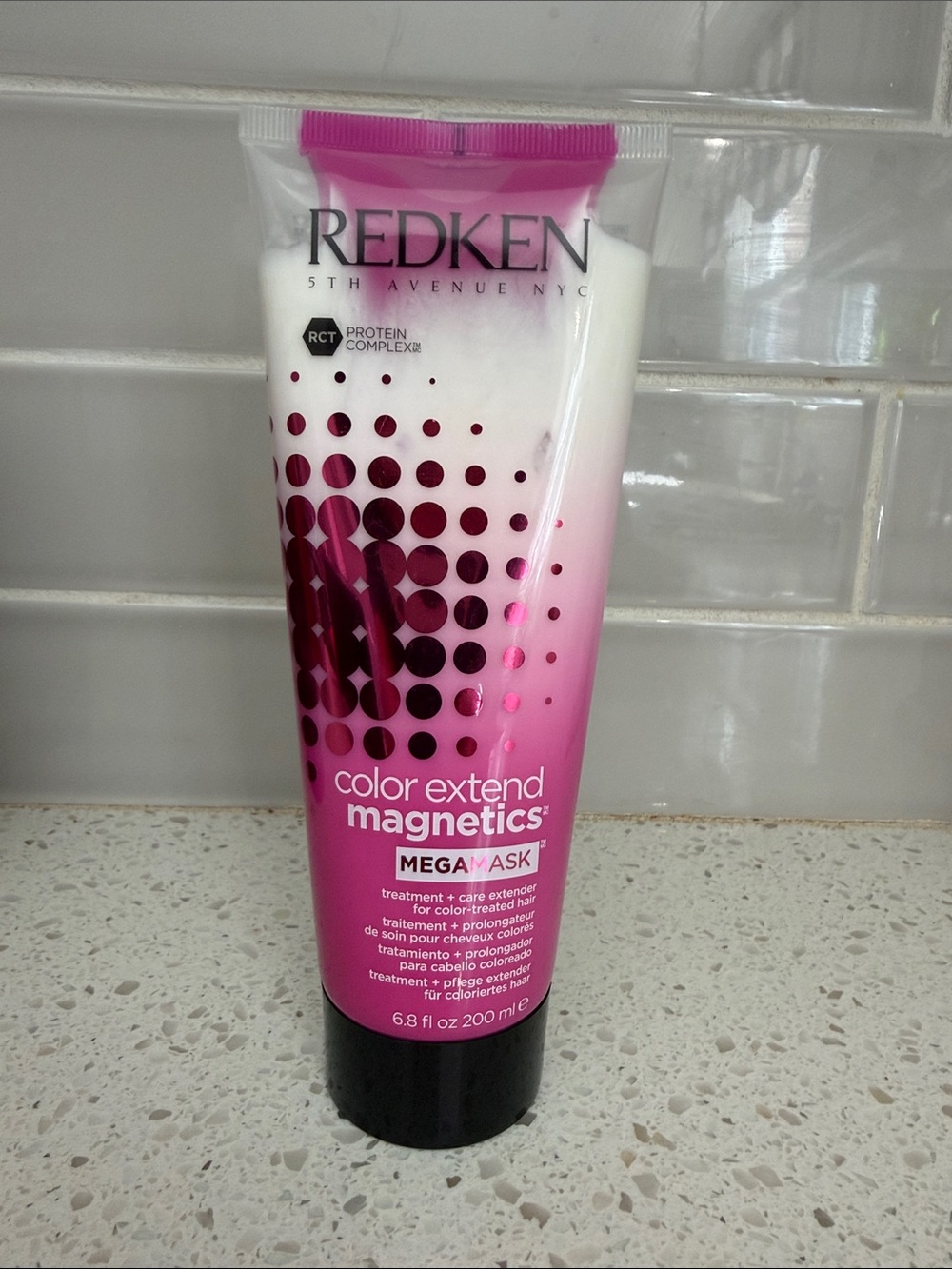 Redken Color Extend Magnetics Mega Mask - White & Pink